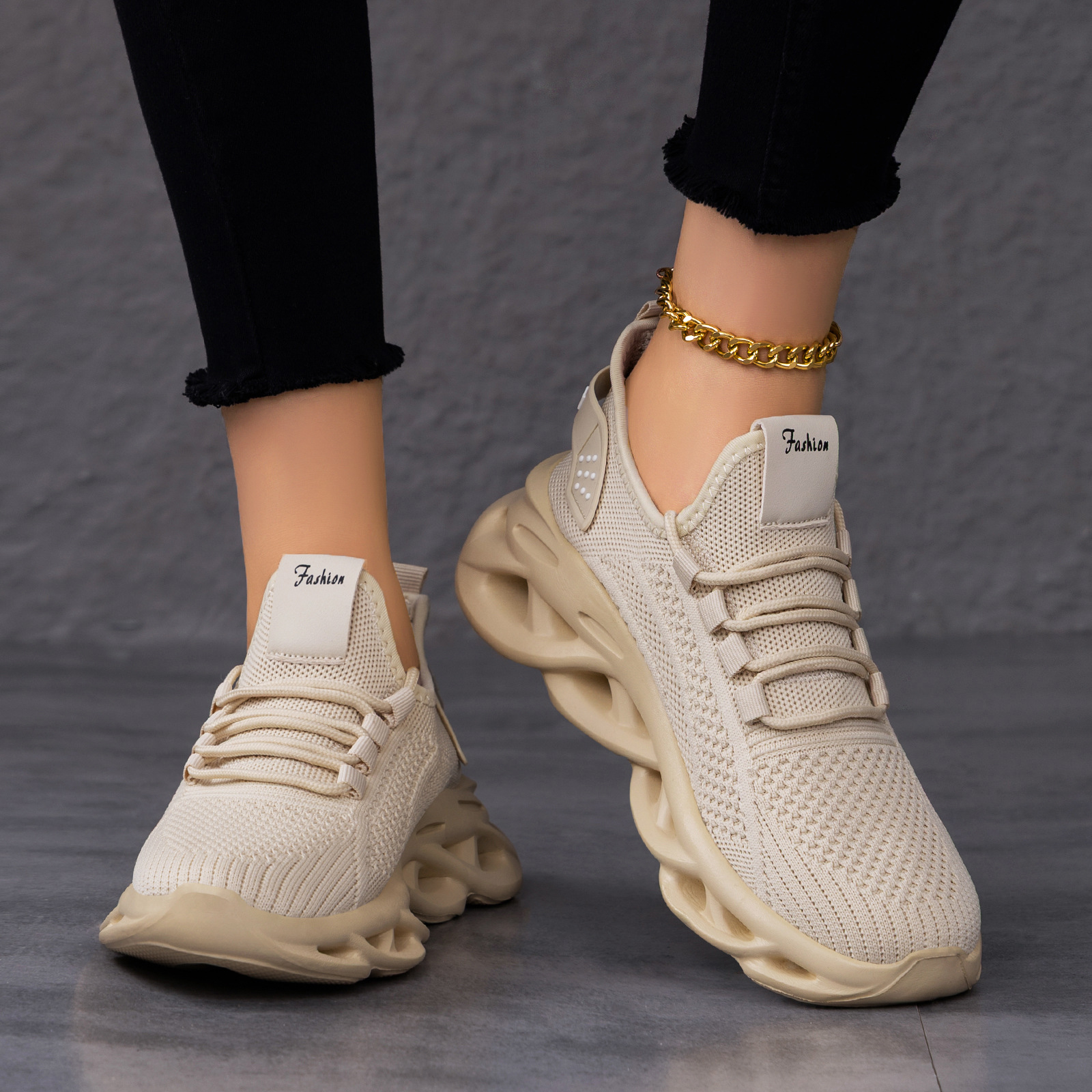 Zapatos casuales de moda de mujer de tamaño grande transfronterizo cuchilla de torsión suela zapatos deportivos de red zapatos de altura gruesa zapatos de papá