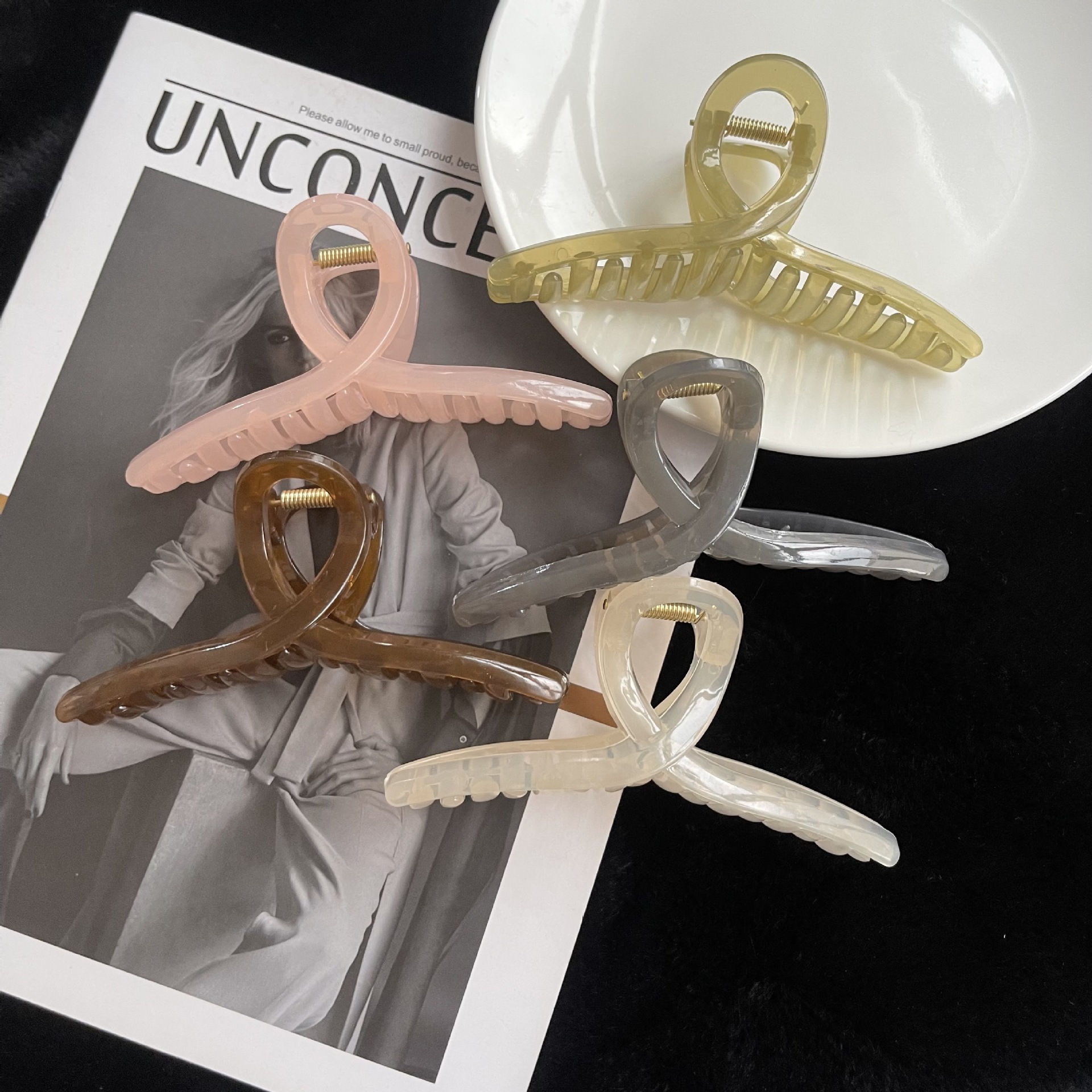 Korean Retro Grab Clip Large Jelly Hair Grab Back Head Simple Hairpin French Hair Accessories Shark Clip Wholesale Headwear