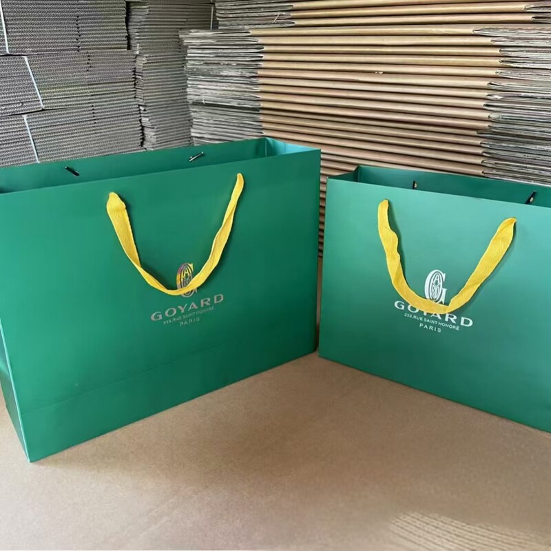 New Gift Bag Green Goya Shopping Bag Hot Silver Goya Gift Bag Bag down Jacket Paper Bag Sweatshirt Paper Bag New Gift Bag Green Goya Shopping Bag Hot Silver Goya Gift Bag Bag down Jacket Paper Bag Sweatshirt Paper Bag