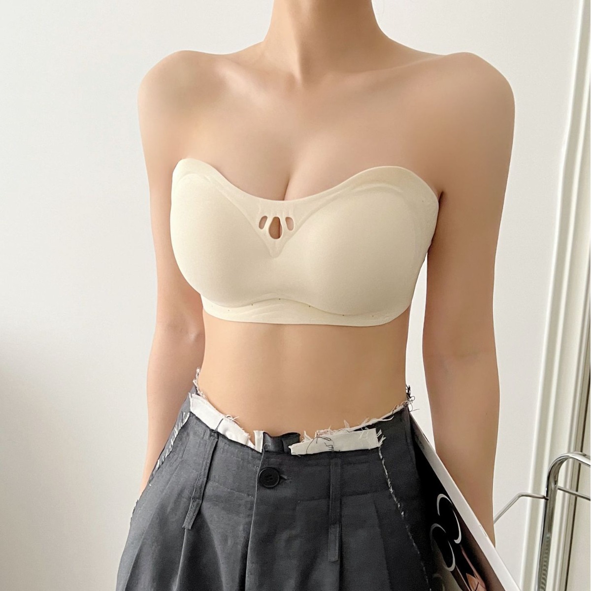 Venta directa de fábrica comercio electrónico transfronterizo sudeste asiático Vietnam Tailandia señoras hombros no inducen sujetador antideslizante de gelatina