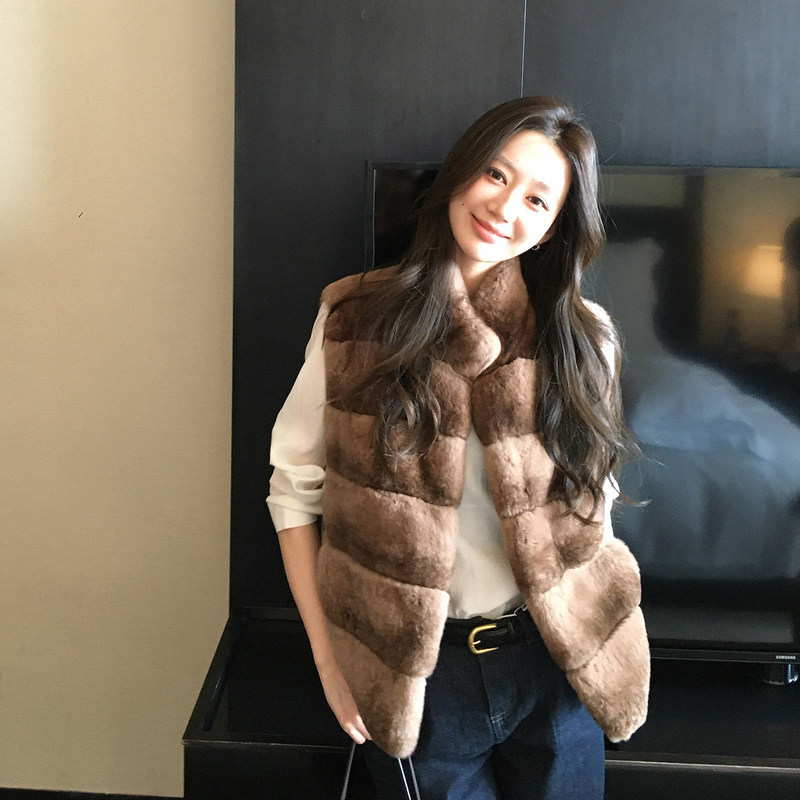 “Frost Moon Star Rabbit” whole-skin, cream-dyed 100% rabbit fur vest, women’s short fur coat, fur outerwear “Frost Moon Star Rabbit” whole-skin, cream-dyed 100% rabbit fur vest, women’s short fur coat, fur outerwear