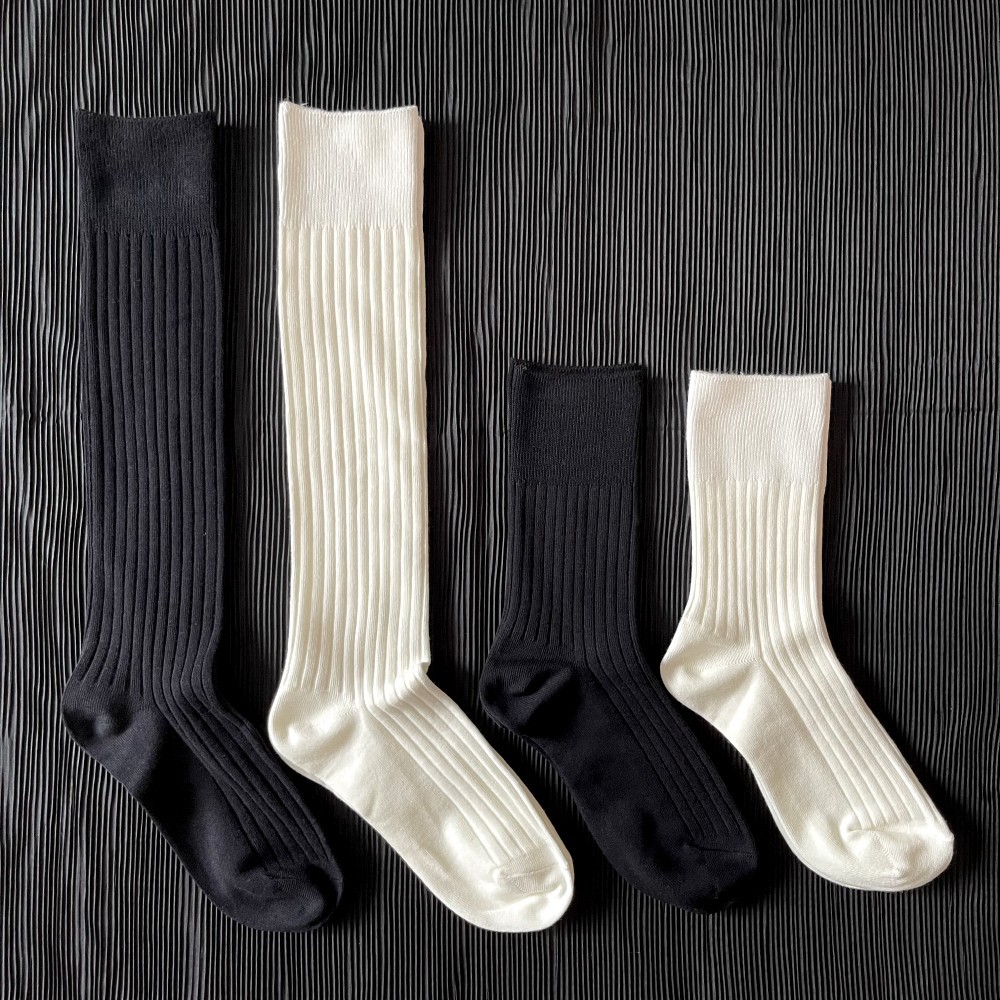 Daily Occasion Comfort Function Simple Style Unisex Solid Color Cotton Crew Socks A Pair