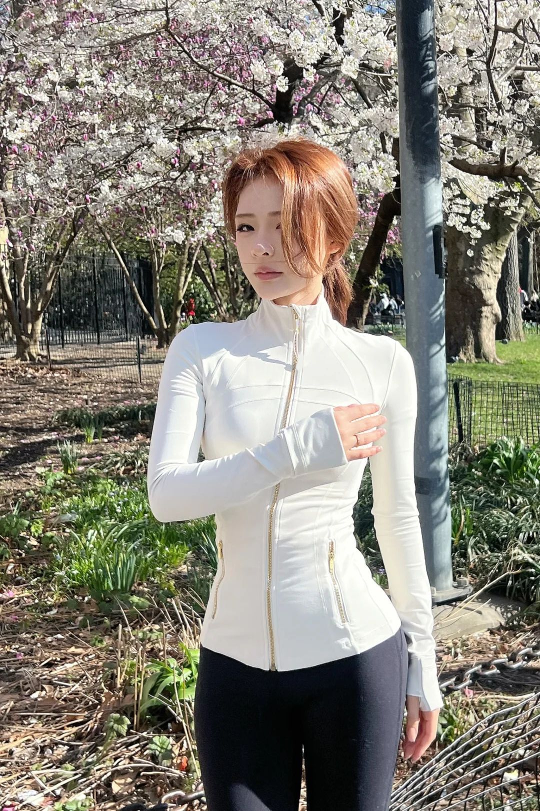 Women's Define Yoga Jacket With Gold Zipper, Slim Fit, Full Zip, Lightweight & Quick-Dry Athletic Top For Running, Gym, Casual Wear_ecoleips.com
