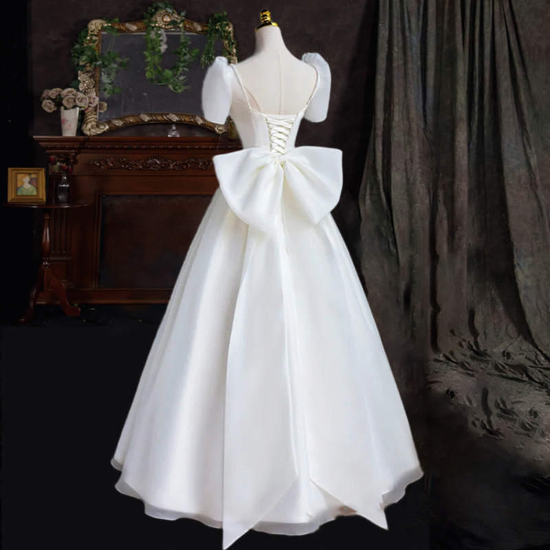 Vestido de novia de satén 2024 nueva luz nupcial vestido de boda principal estilo retro francés corte elegante simple piso de longitud hilo al aire libre image 3