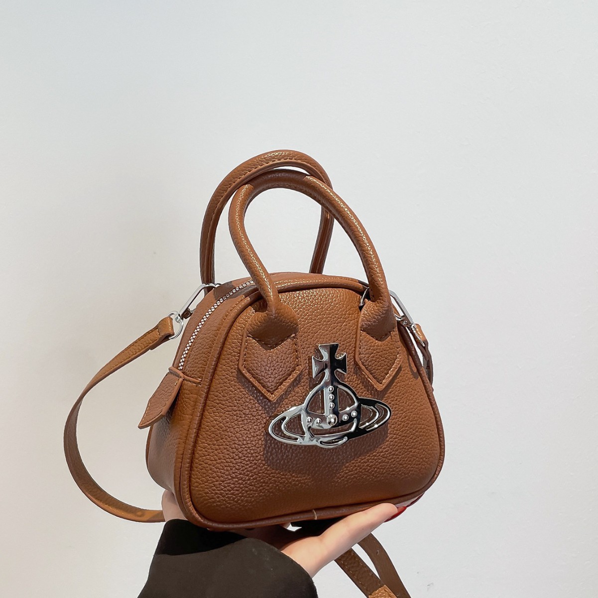 土星荔枝纹手提保龄球包小包女包夏季新款口红粉饼单肩斜挎耳机包