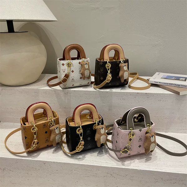 Vintage square handbag for women, new cross-border model, Lady Dior bag, stylish and elegant, high-end niche, shoulder and crossbody bag, children's bag