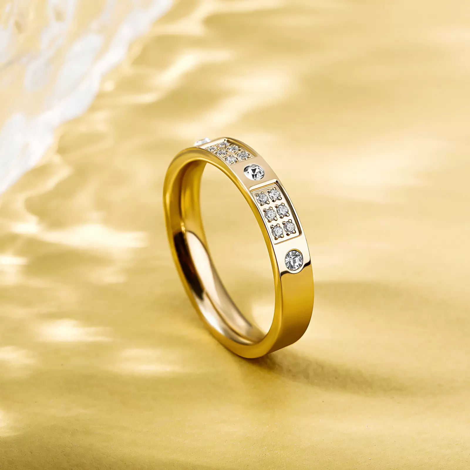 欧美简约风不掉色钛钢镶钻戒指女INS潮流情侣对戒厂家批发