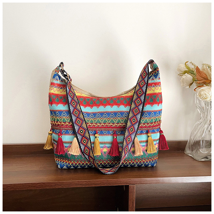 Large-capacity tote bag 2025 Summer new style trendy, simple and casual women's single-shoulder bag, artistic Chinese-style tassel bag undefined