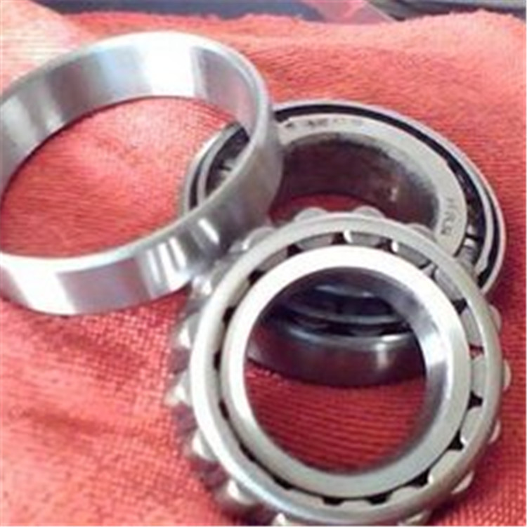 山东厂家现货销售  圆锥滚子轴承 32207 老型号 7507E