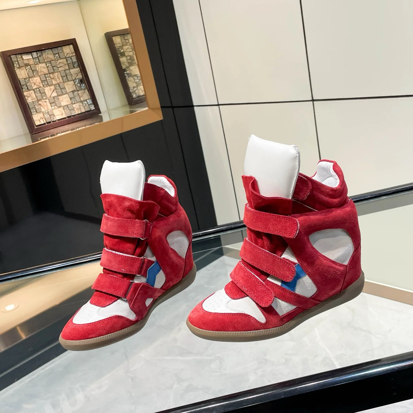 Exclusivo para estrellas callejeras europeas y estadounidenses en el aumento de la explosión. Zapatos deportivos de montaña de mujer Amazon