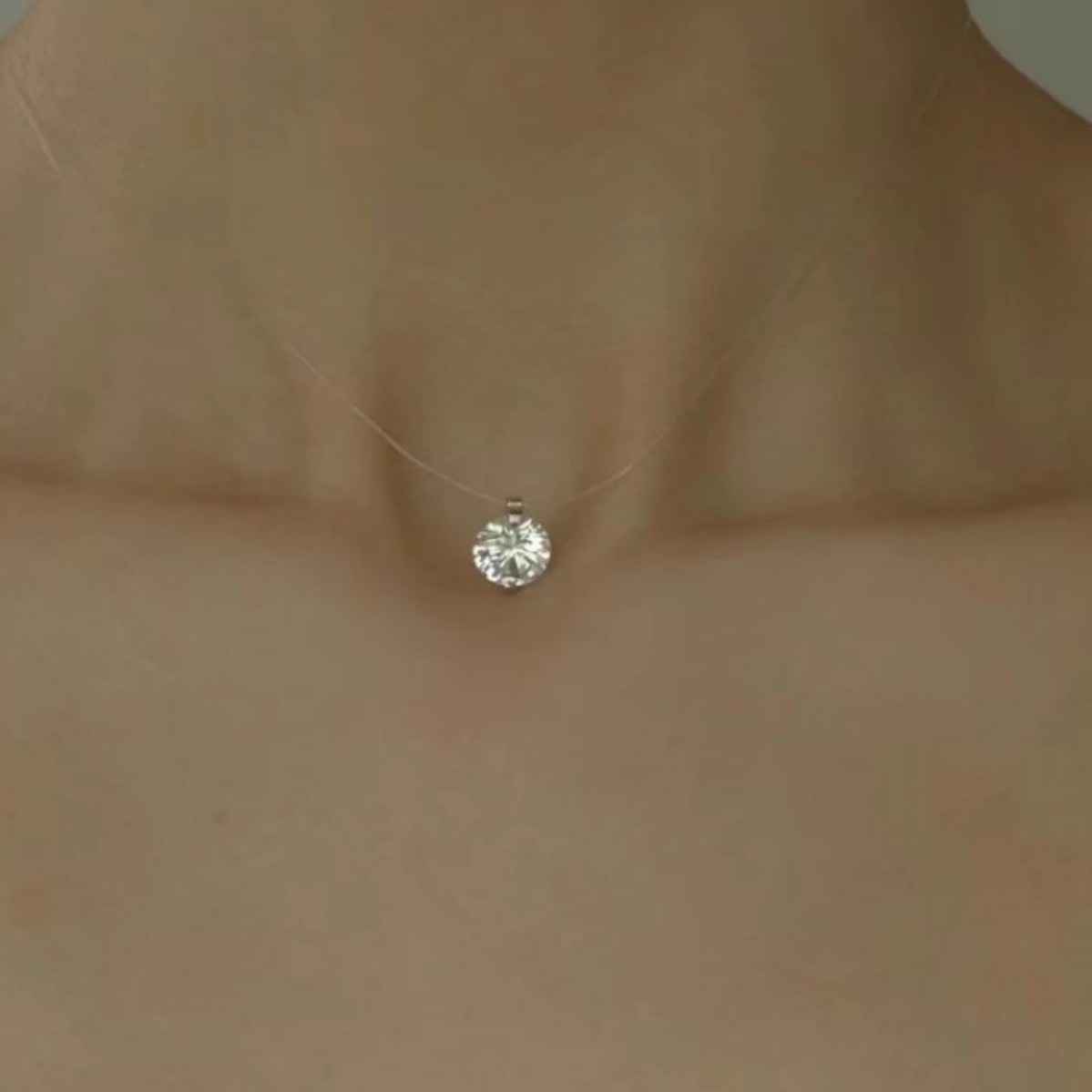 Diamond-Encrusted Mermaid Tears Necklace for Women, Light Luxury, Niche Crystal, High-End Feel, Elegant Pendant, Versatile, Ins-Style Clavicle Chain