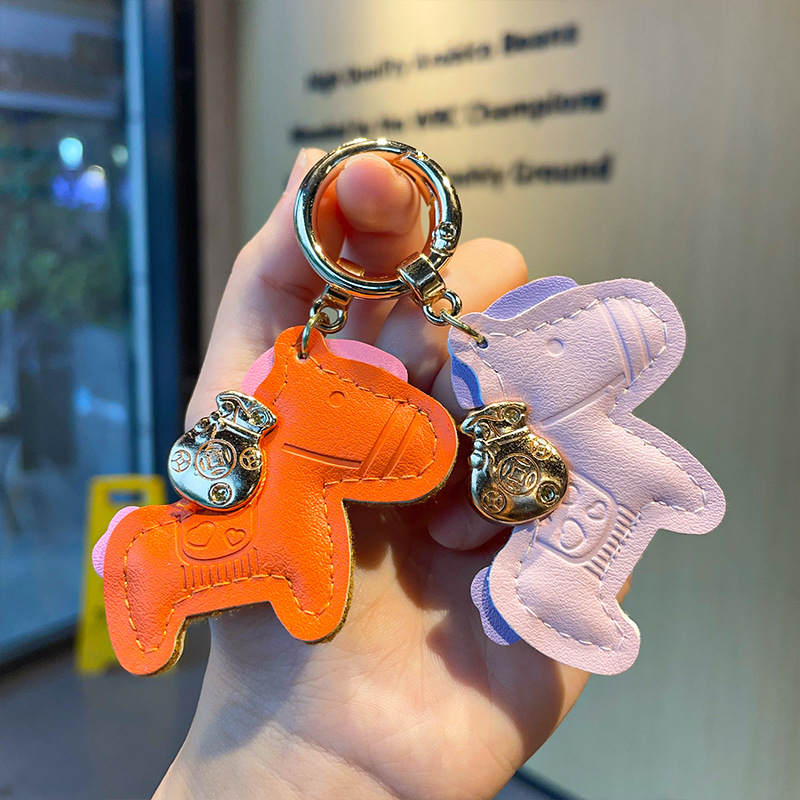 Portachiavi con ciondolo in pelle "Diventa ricco in fretta" per auto e zaino, piccolo regalo, squisito pony._voghion.com