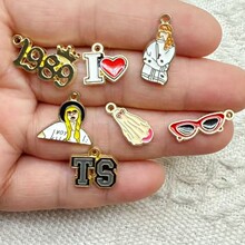 欧美跨境霉霉泰勒斯威夫特周边饰品配件DIY手链吊坠钥匙扣手机挂