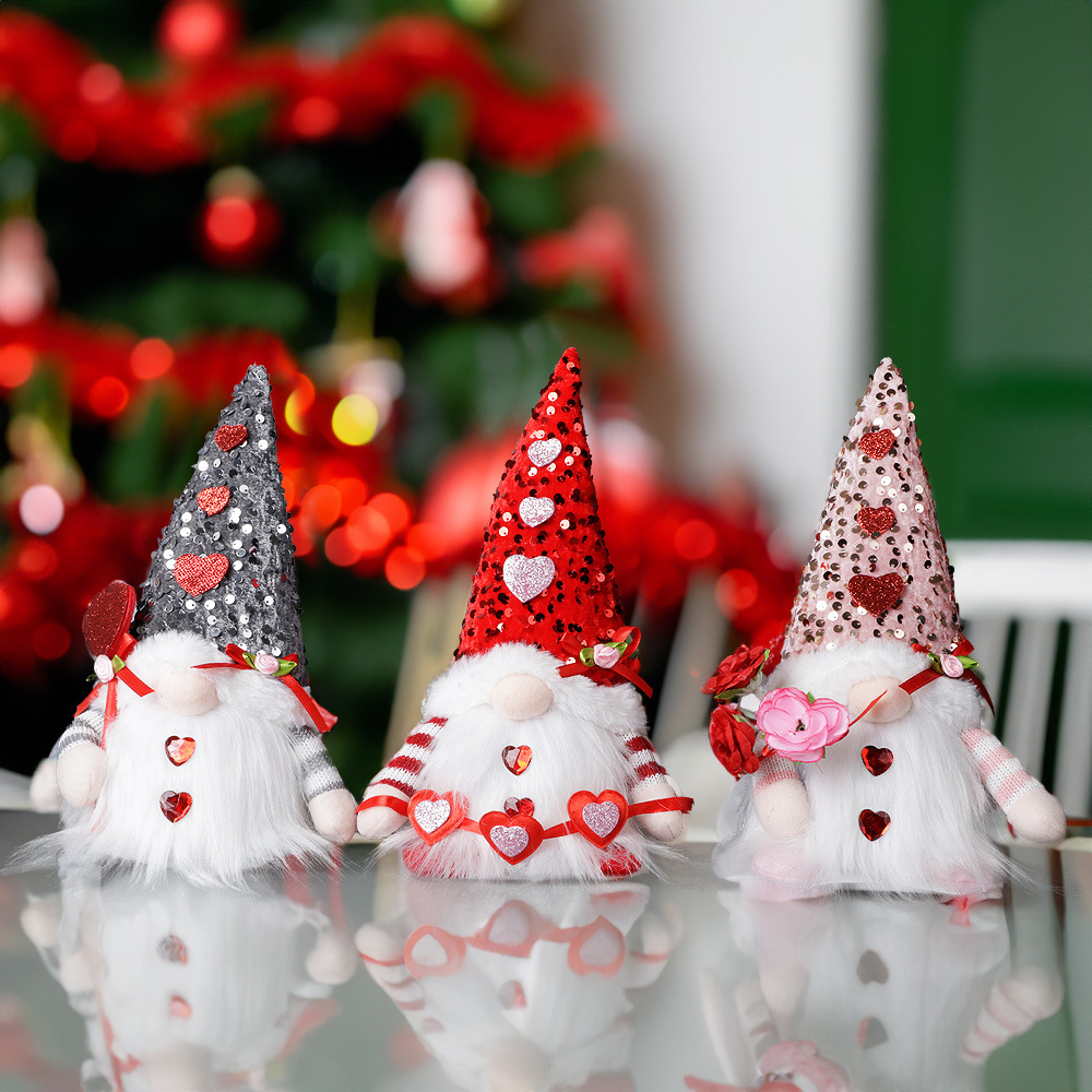 跨境新款情人节亮片公仔装饰品毛绒爱心侏儒发光公仔娃娃摆件批发