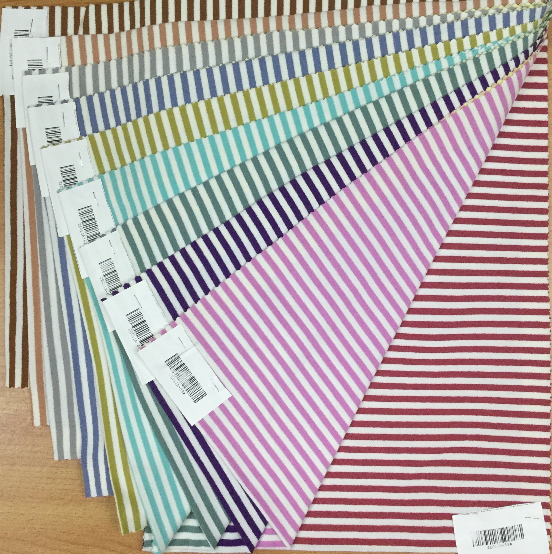 32支大循环棉氨纶色织针织布 间条布条子针织布 新款面料