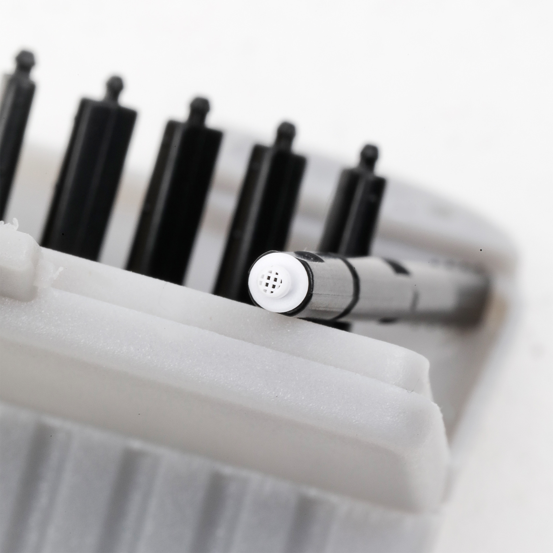 Filtro a prueba de polvo cubierta de malla anti-cerumen audífono auricular a prueba de polvo deflector de cerumen de malla metálica tapa de cerumen