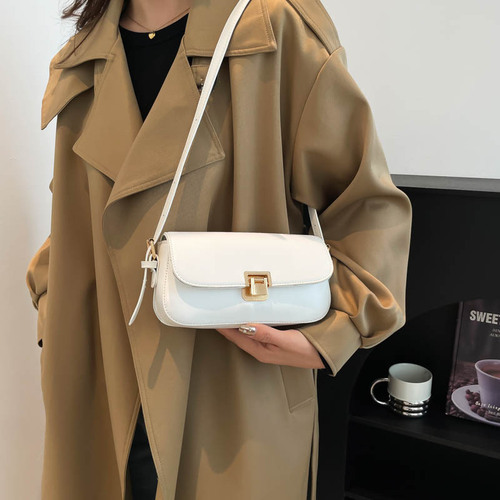 Popular underarm small bags for women, suitable for autumn and winter, versatile 2024 new fashion single-shoulder crossbody bag, retro women's small square bag