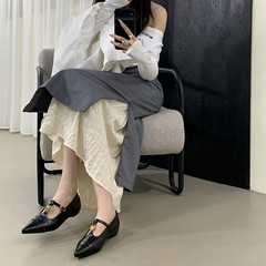 2025春秋の新型の尖ったメアリー珍の靴の女性の中で高くなる小さい革靴のフランスの復古の靴の浅い口のミルクの靴