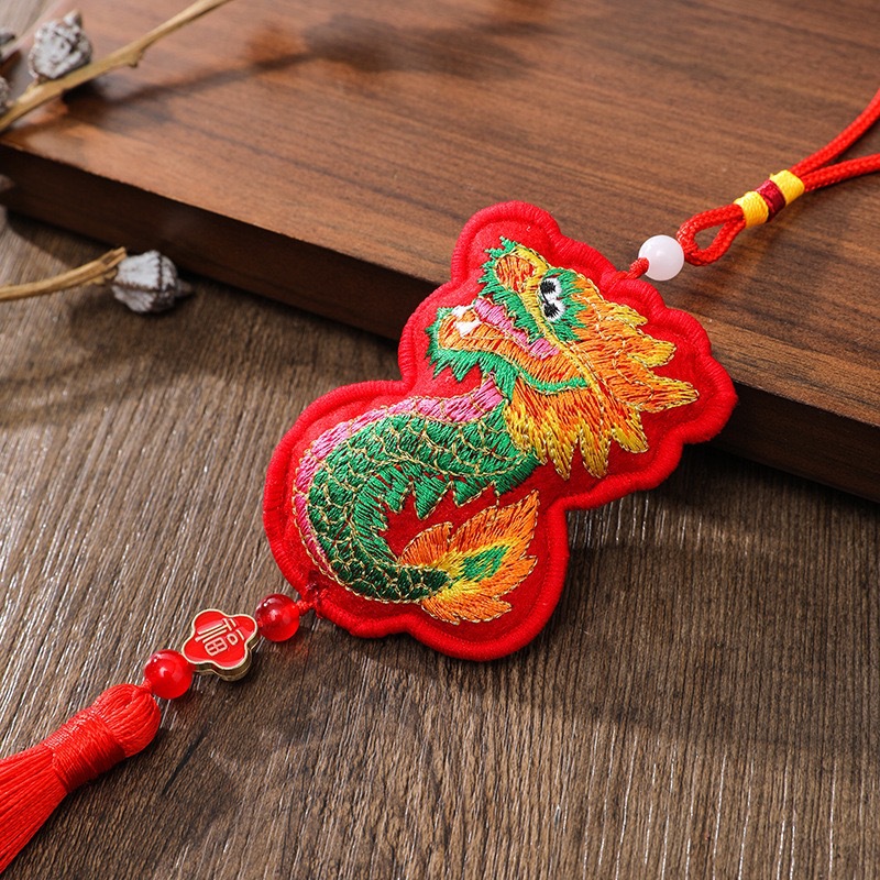 Boat Boat Festival bambú tejido a mano DIY material paquete de moxa pergamino paquete de ramo de flores colgantes de puertas colgantes hechos a mano joyas colgantes de automóviles