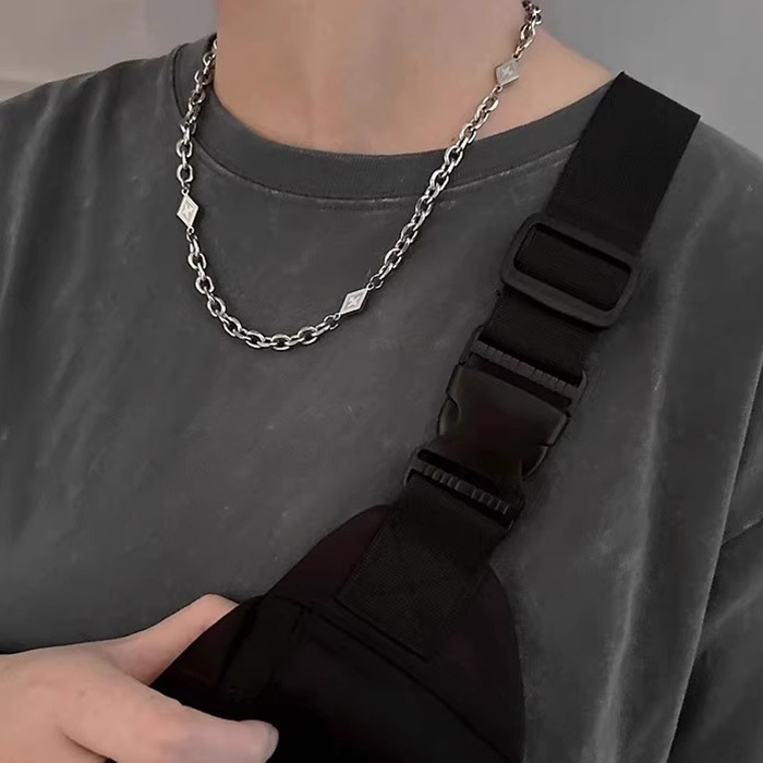 Sweat-shirt patchwork style Jackson Wang, collier en acier titane, accessoires tendance pour clavicule et hip-hop pour hommes_voghion.com
