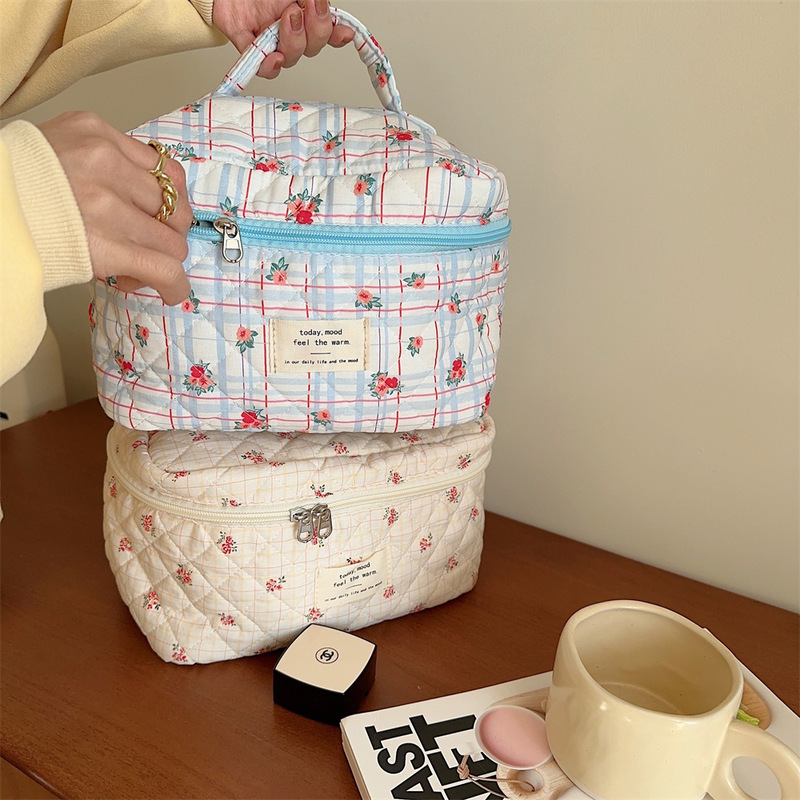 312022化粧バッグ大容量は水乳化粧品収納バッグを入れることができます。|undefined