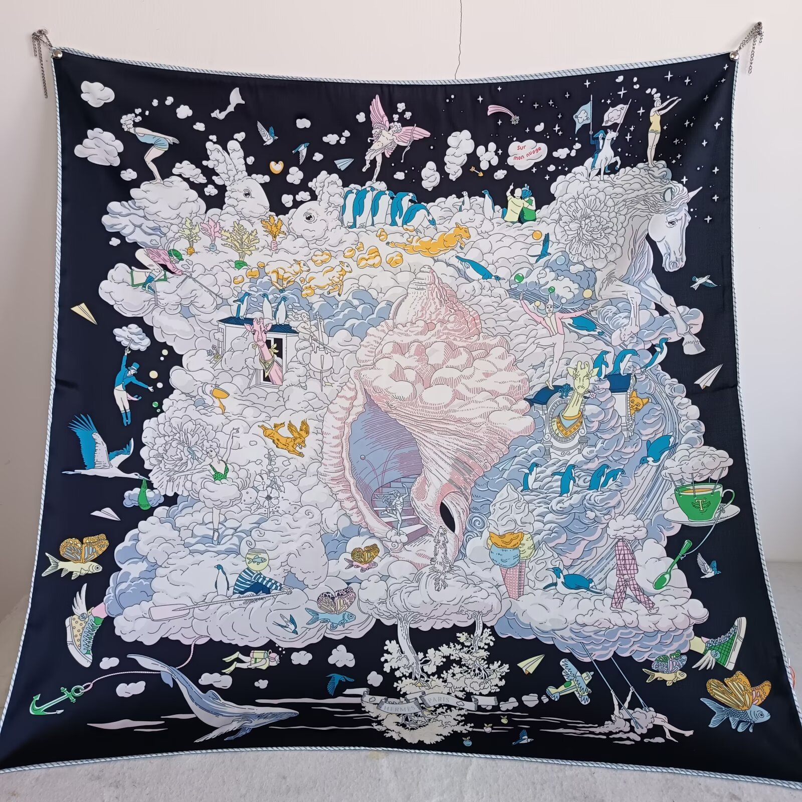 Bufandas de seda de moda europeas y americanas transfronterizas bufandas elegantes de alta calidad lujosas impresión de letras de seda impresión caliente en el extranjero