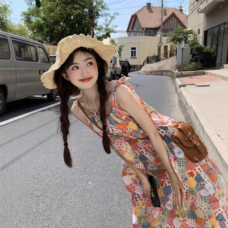 Dopamine Girl Floral Suspender Dress Women's Summer 2025 New Lace Patchwork Slimming and Age-Reducing Dress Dopamine Girl Floral Suspender Dress Women's Summer 2025 New Lace Patchwork Slimming and Age-Reducing Dress