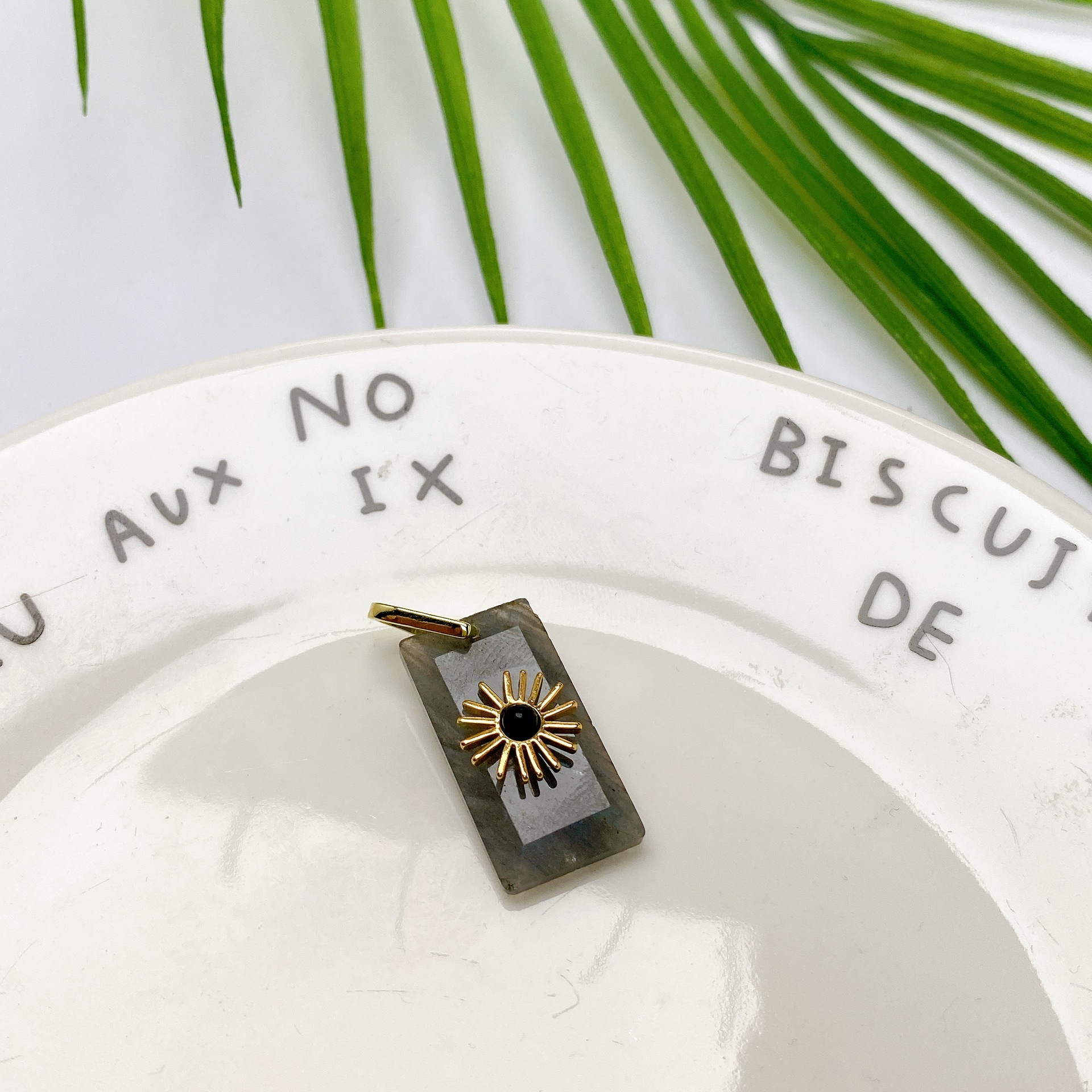 6g Weight Pendant Jewelry Making Type 1 Piece Quantity natural stone Material Sun Pattern IG Style, Retro Style Retro Natural Stone Pendant Necklaces Cold Tone  Style Simple Geometric Pattern Jewelry Accessories 4