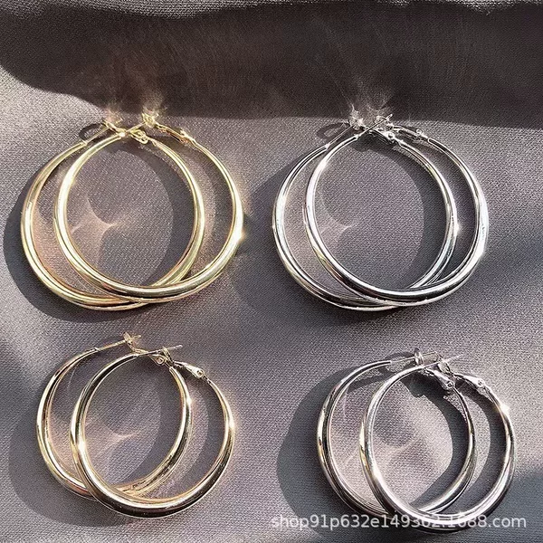 European and American Style Hoop Earrings for Women, 2026 New Trendy Large Hoop Design, Elegant and High-End Versatile Fashion Ear Accessories