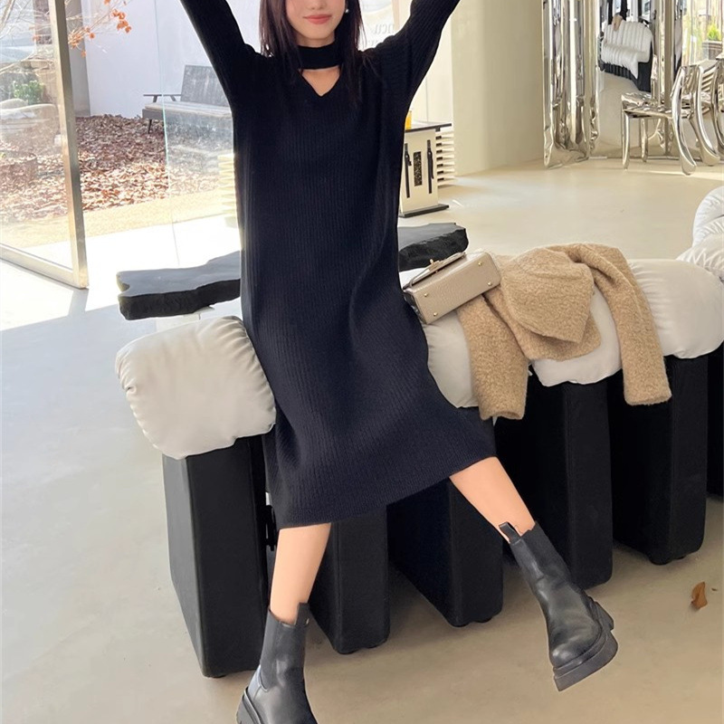 Strickkleid mit hängendem Ausschnitt für Damen im Herbst und Winter 2023, lockeres und langes knielanges Unterteil, gepaart mit Mantel, Pullover und Rock_voghion.com