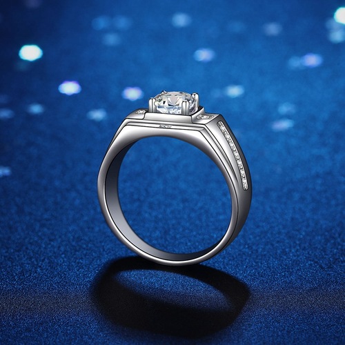Wholesale sterling silver ring, platinum-plated knight men's ring, moissanite one carat, trendy and domineering wedding jewelry, dropshipping