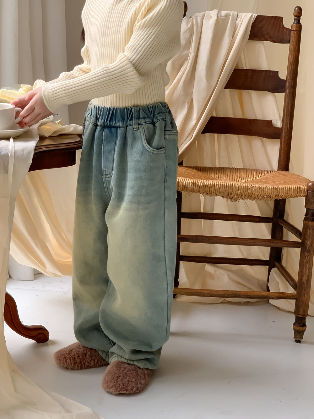 Børne 2023 vinter kvinders baby koreansk vask hvid denim bukser med lige ben børns afslappet alt-i-én plys_voghion.com