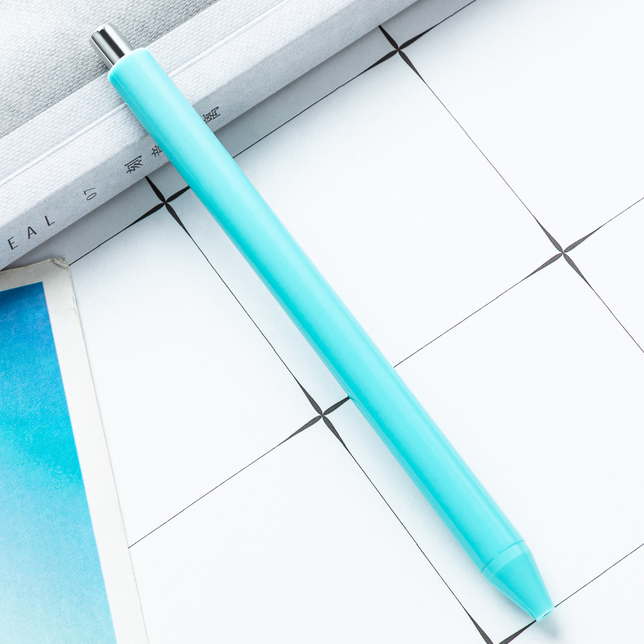 Pluma de plástico de color macarón simple examen de estudiantes pincel bolígrafo se puede imprimir logotipo de exhibición de regalos bolígrafo publicitario