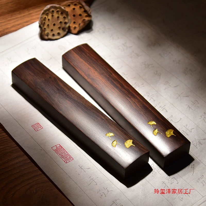 Пара линеек из цельного дерева, резьба по черному кипарису с лицами Будды, креативные маленькие украшения для каллиграфии, пресс для книг, пресс для рисовой бумаги.