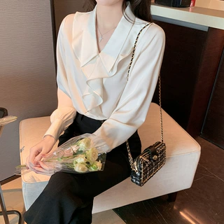 实拍2025年新款荷叶领缎面衬衫女设计感小众法式早春甜美别致上衣