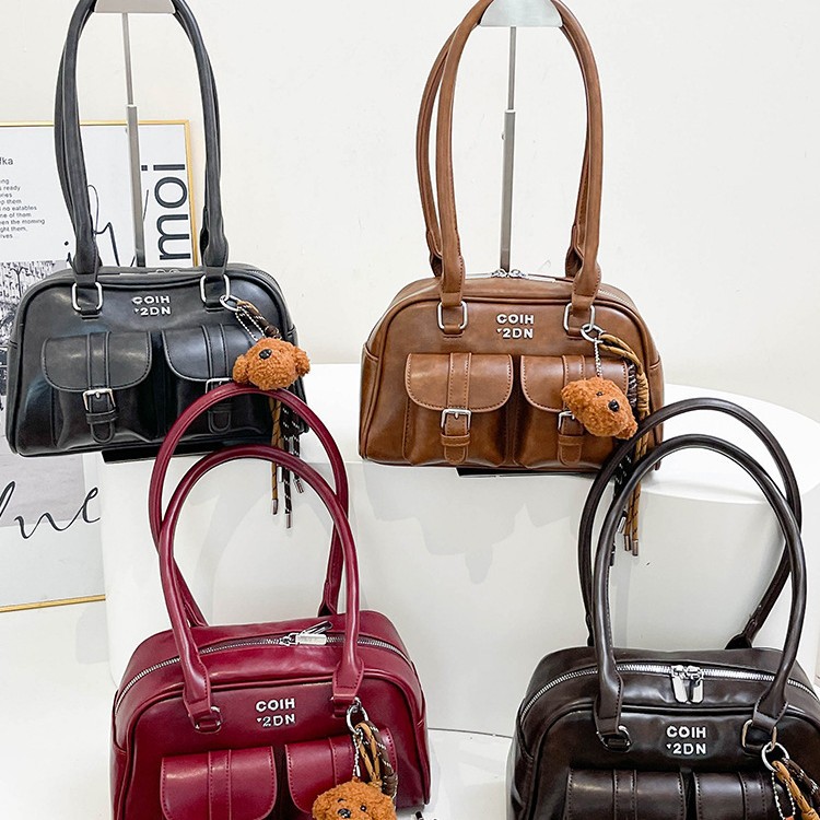 디자인 작은 가방 2024 새로운 패션 INS 패션 어깨 가방 레저 가방 클래스 통근 가방 외국 스타일