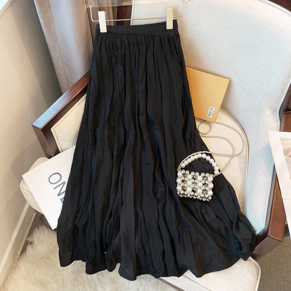 Chiffon skirt in white