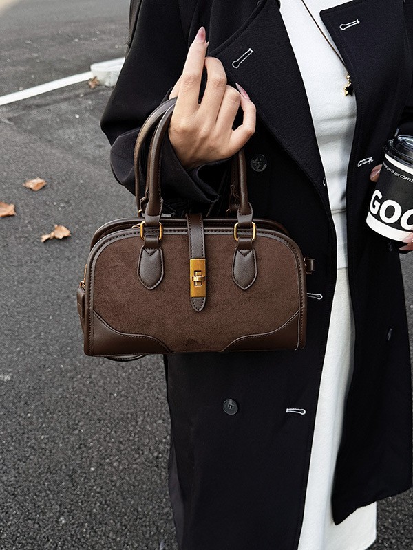 Bolsos retro de textura superior mujeres 2025 nueva moda europea y americana transfronteriza, moda versátil, bolso de lujo ligero