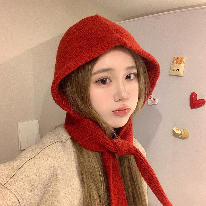Knitted Hooded Scarf with Small Red Hat Label for Autumn and Winter, Warm Woolen Hat, Knitted Hat for Women, Ins-Style Leather Label