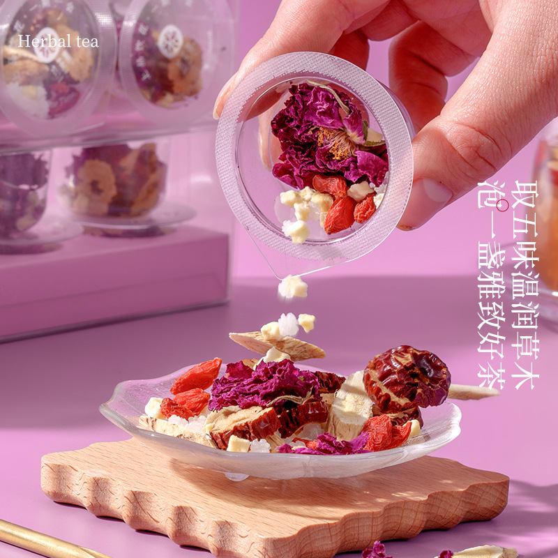 No-Brew Sour Plum Drink Tea Bags Suan Mei Tang with Roselle Hawthorn Tangerine Peel Pear Jujube Mint Osmanthus in use