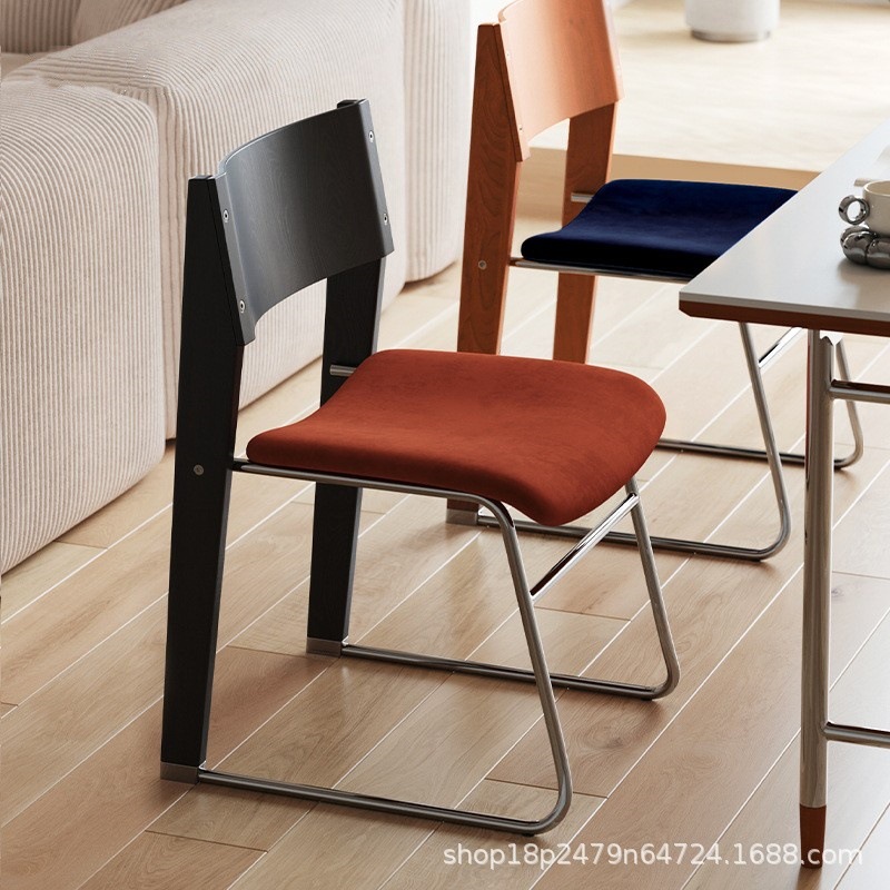 Medium Retro Simple Bauhaus Dining Chair Solid Wooden Comb Makeup Stool Small Apartment Coffee Shop Casual Backrest Table French Style