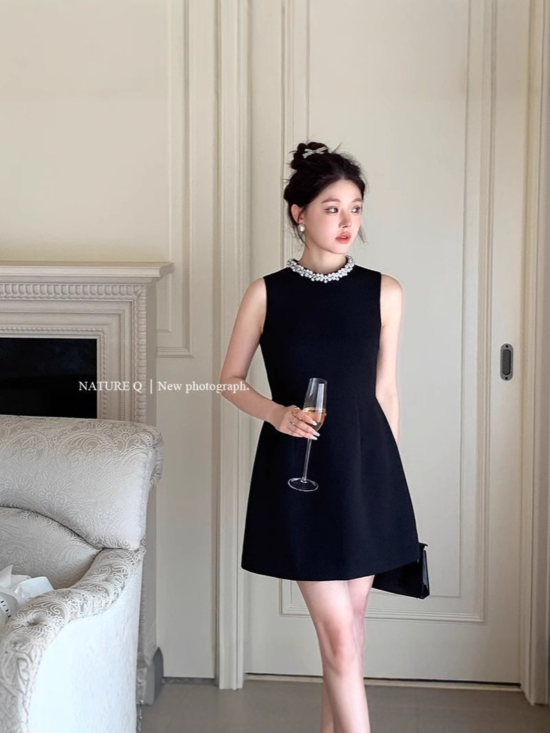 Summer New dress Women's French Handmade Pearl Collar Hepburn Style Elegant Waisted Sleeveless Black Dress