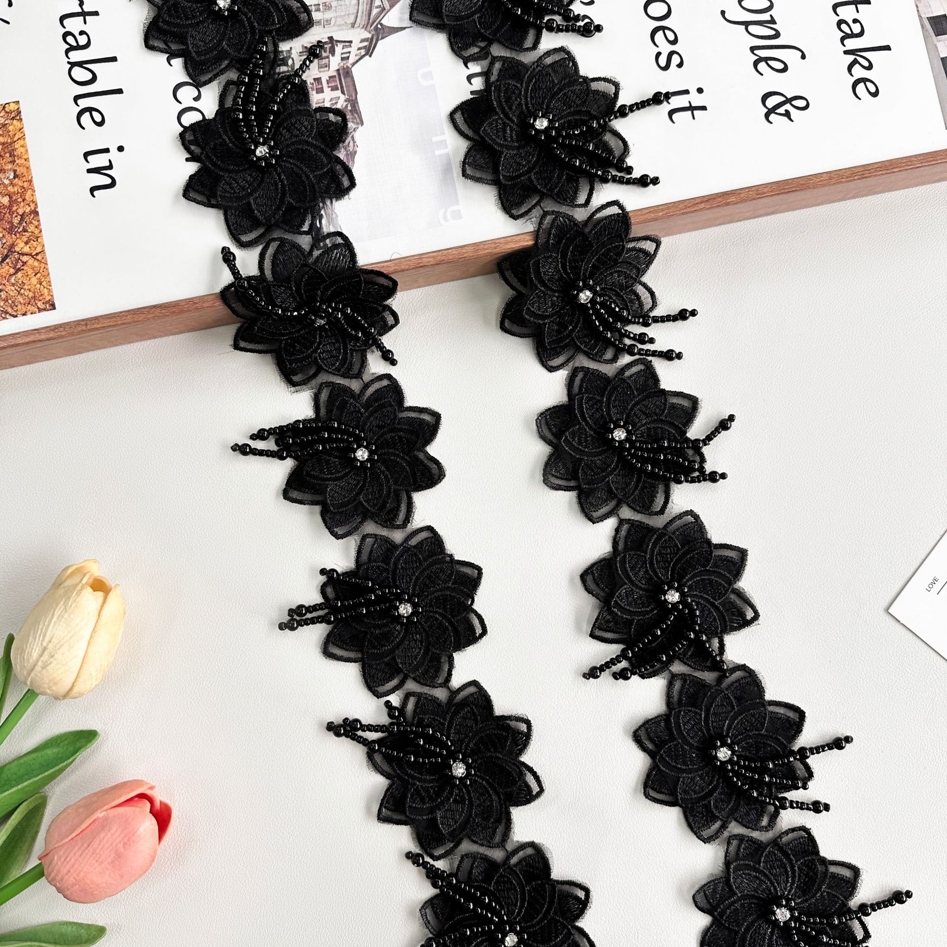 Accesorios de moda flores negras y blancas perlas de diamante bordado encaje tridimensional ropa tocado para el cabello zapatos sombreros materiales de decoración