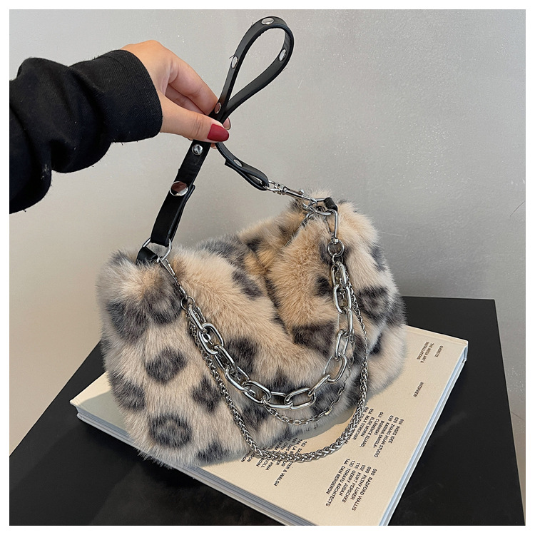 Small Plush Vintage Style Square Bag display picture 2