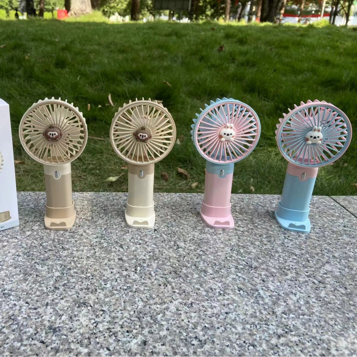 萌趣卡通公仔手持小风扇USB充电随身便捷式 办公室桌面宿舍小风扇