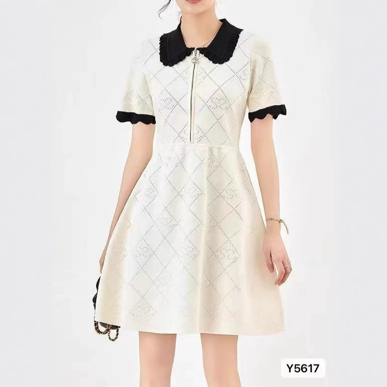 2025 новое модное утягивающее платье с контрастным цветом, воротником-стойкой, двойным изгибом и короткими рукавами для женщин