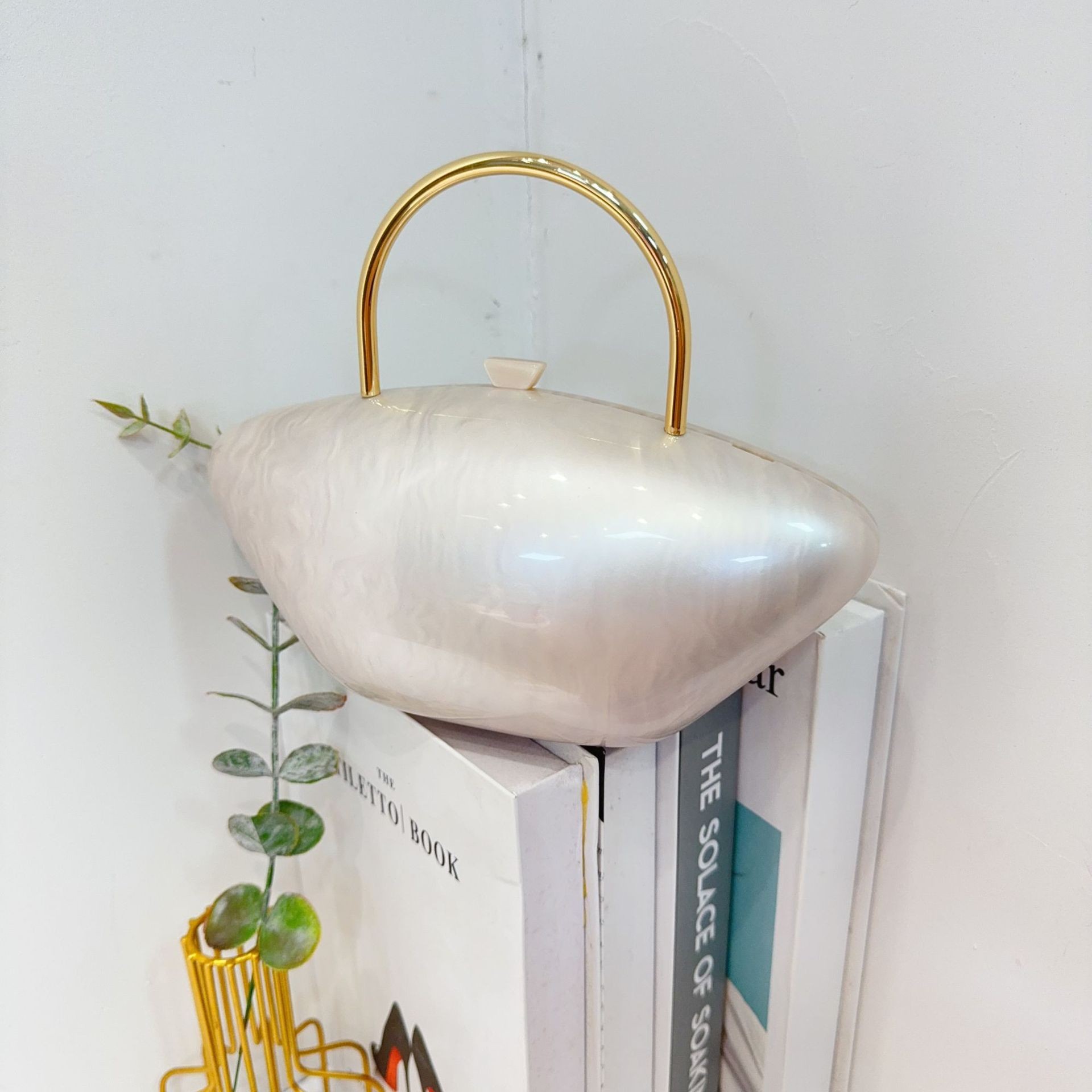 Nuevas bolsas de damas transfronterizas acrílicas bolsas de cena de hombro único inclinado partido de lujo ligero cadena conchas de mano bolsa de cena