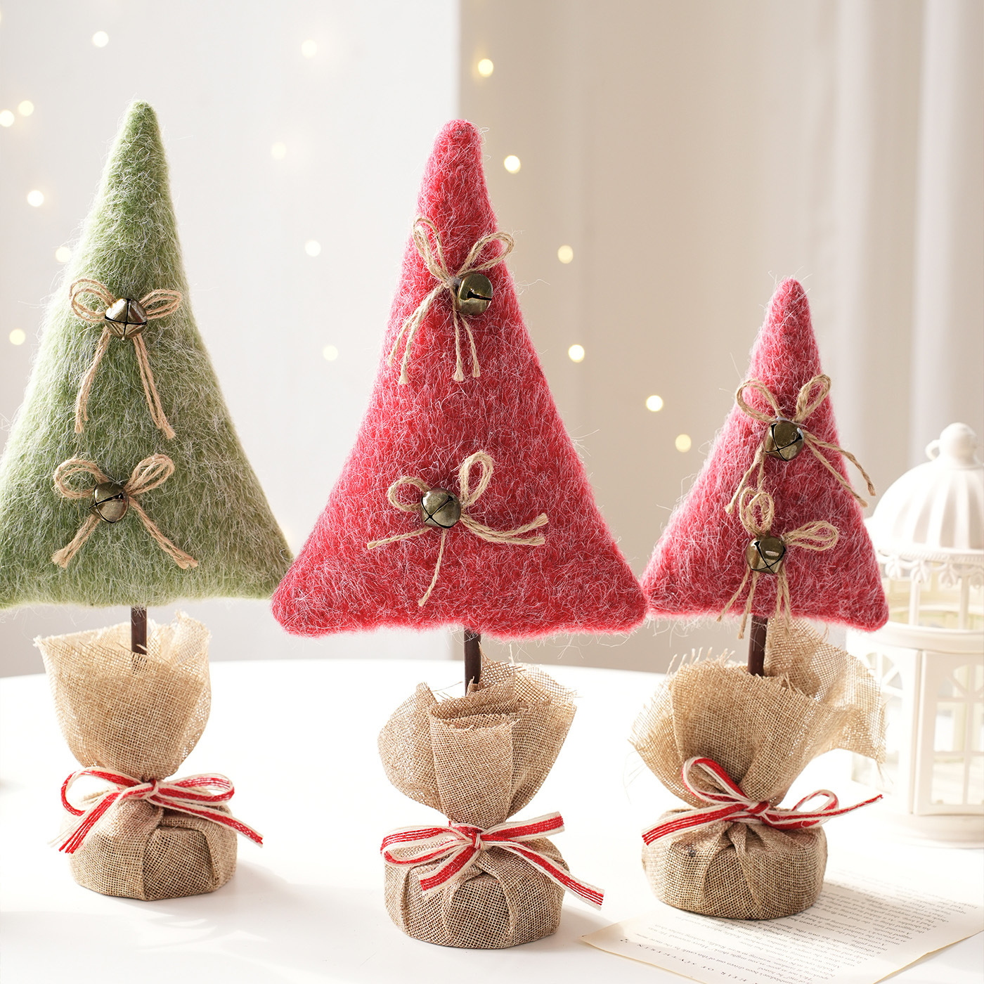 Nuevos productos de fieltro árbol de Navidad arco de tela de escritorio decoración pequeña decoración de Navidad diseño