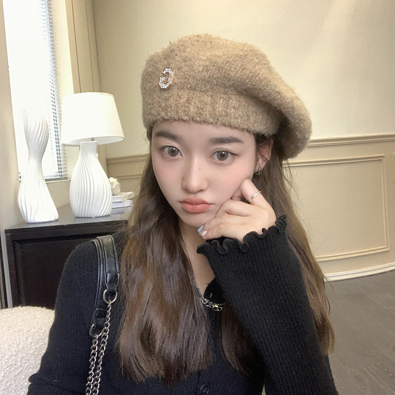 Neue japanische Plüsch-Malermütze, koreanische Version, modische und niedliche Strickmütze, Herbst und Winter, neue Damen-G-Label-warme Baskenmütze_voghion.com