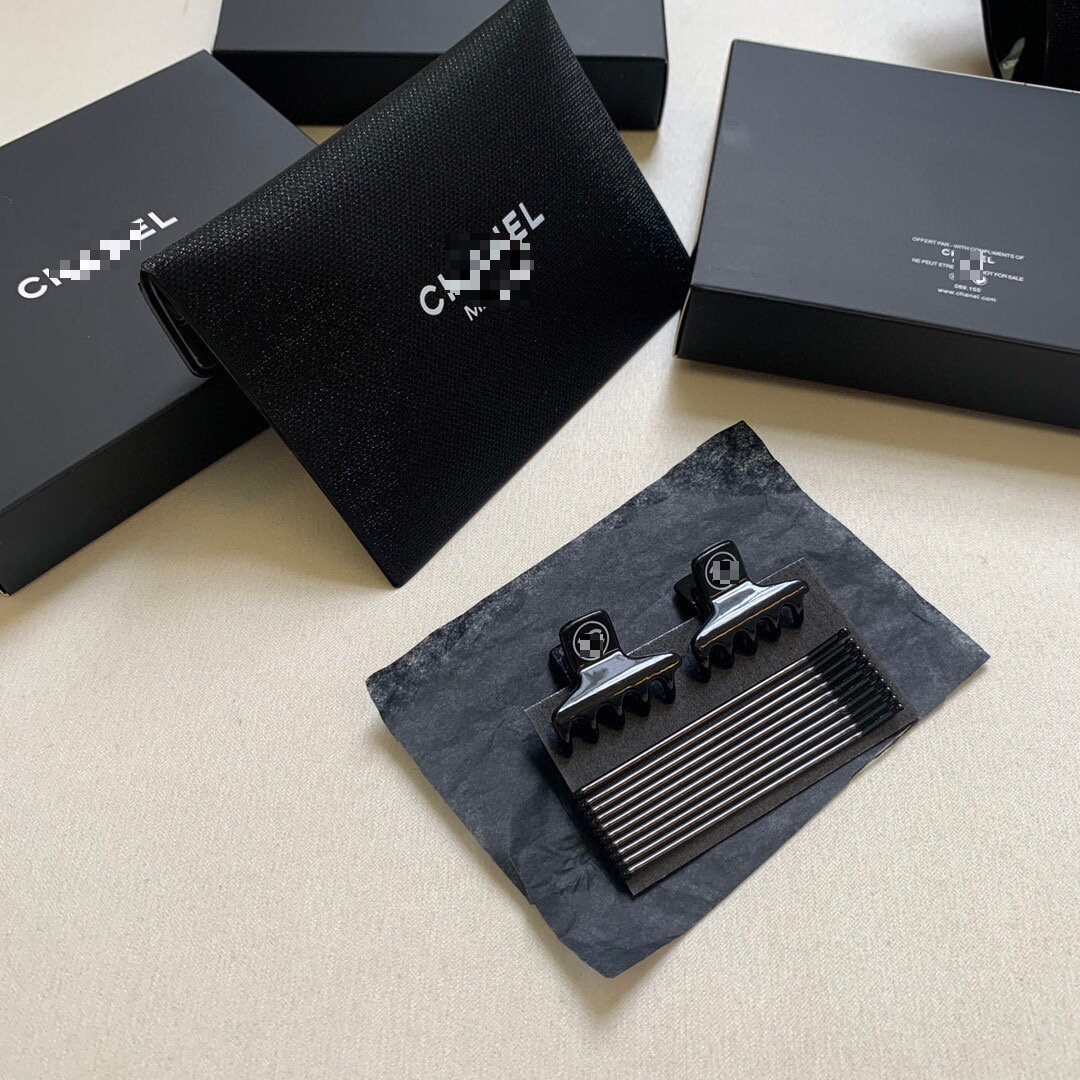 Rare Gift Card for Fragrance Counter Members, Black Small Clip, Hair Clip Set